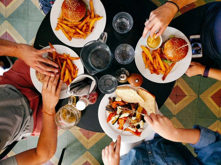 Inteligența artificială ajunge la maturitate în industria restaurantelor