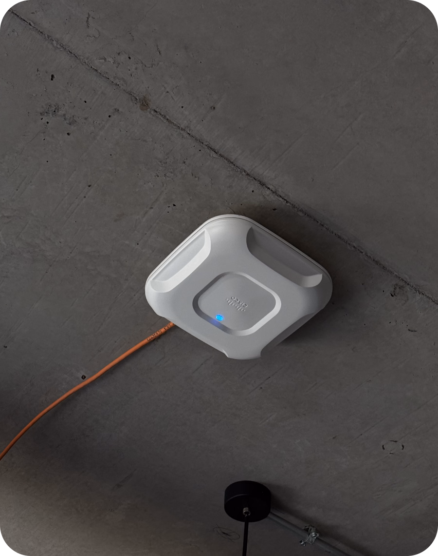 Router para red Wi‑Fi de invitados en un restaurante